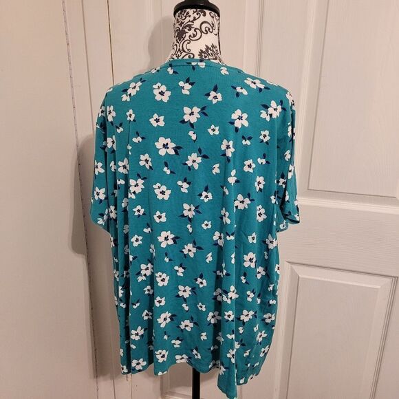 Croft&Barrow woman's classic floral tee‎ - Picture 3 of 5